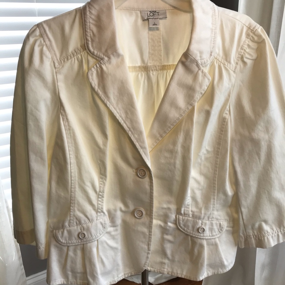 Loft 3/4 sleeve cream blazer NEVER WORN, Large